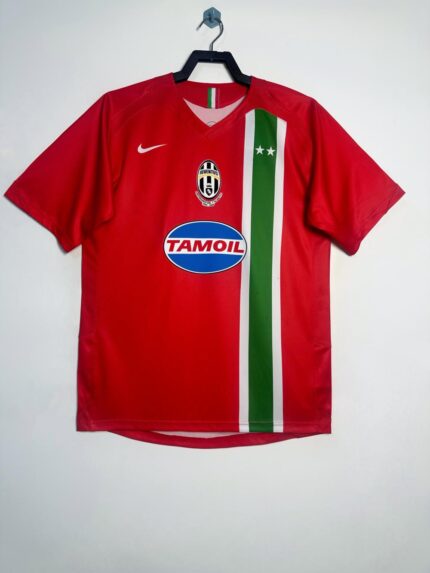 2005-06 Juventus away jersey