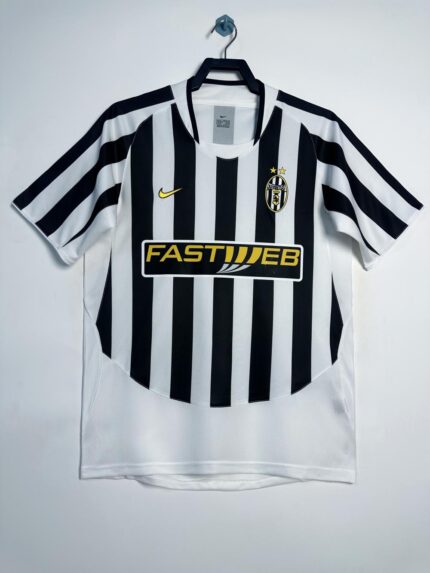 2003-04 Juventus home jersey