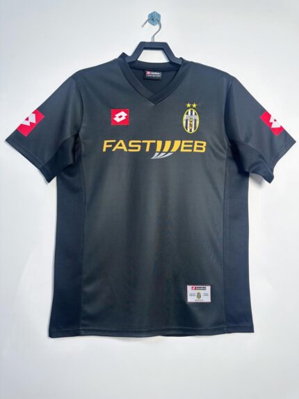 2001-02 Juventus Away jersey