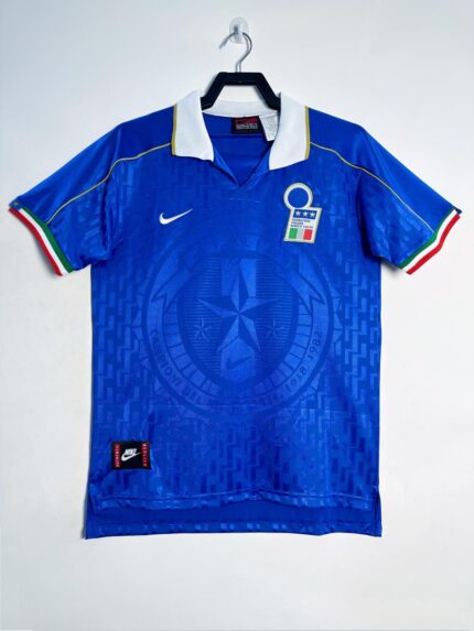 1995 Italy home jersey