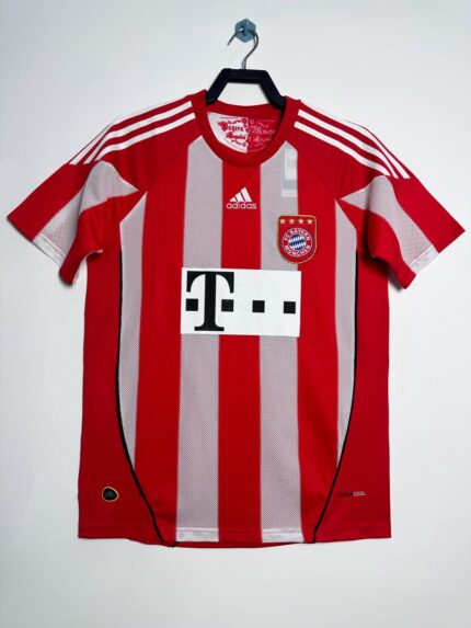 2010-11 Bayern Munich home jersey