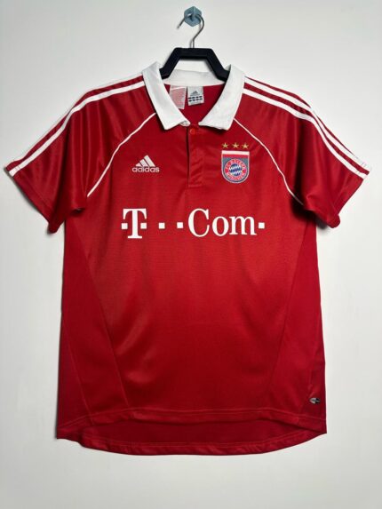 2005-06 Bayern Munich home jersey