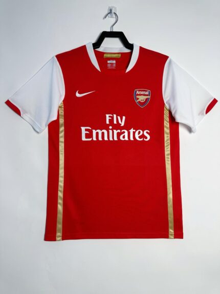 2006-07 Arsenal home jersey
